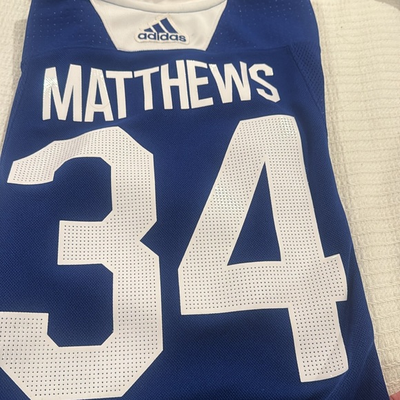 Embossed adidas austin matthews jersey - Picture 3 of 3